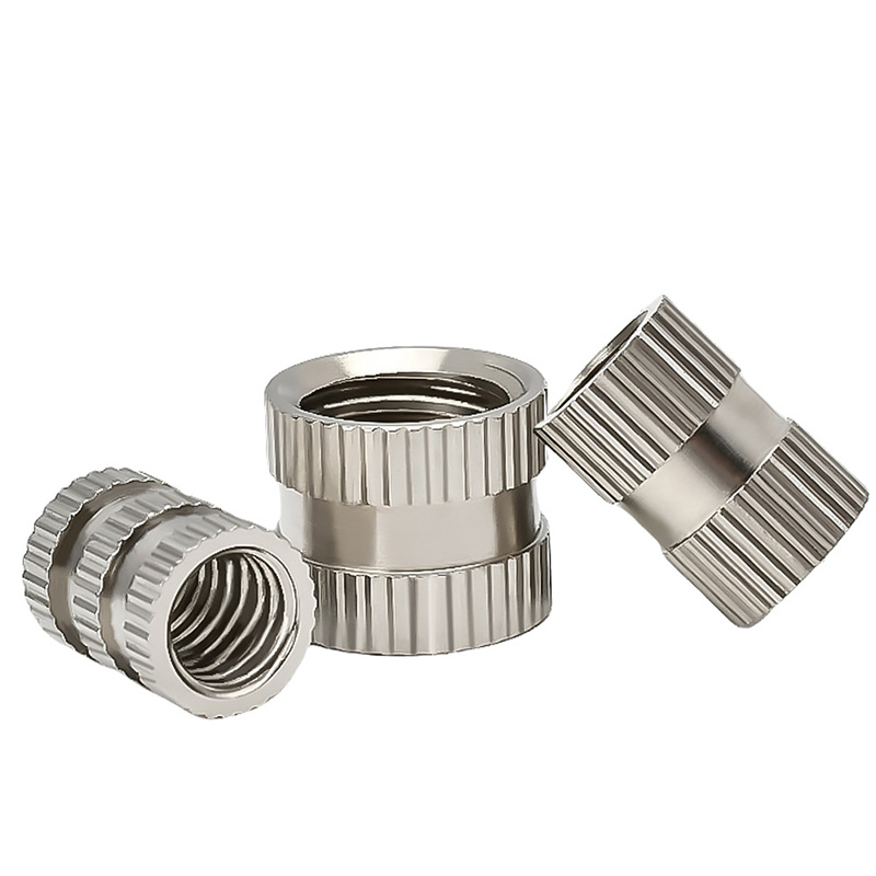 Naka-embed na Insert Nut