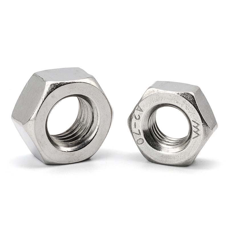Natapos ni Semi ang hexagon manipis na nut